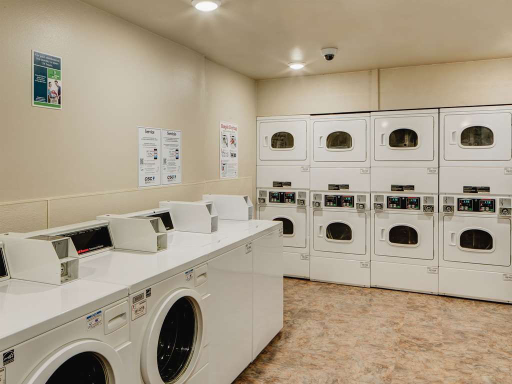 Woodspring Suites College Station 2*