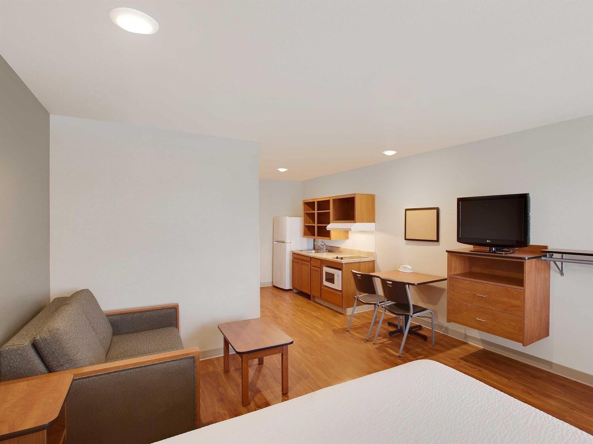 Woodspring Suites College Station 2*